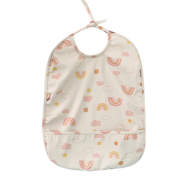 Babador Impermeável Infantil com Bolso Coletor Ajustável Estampas Variadas Unissex