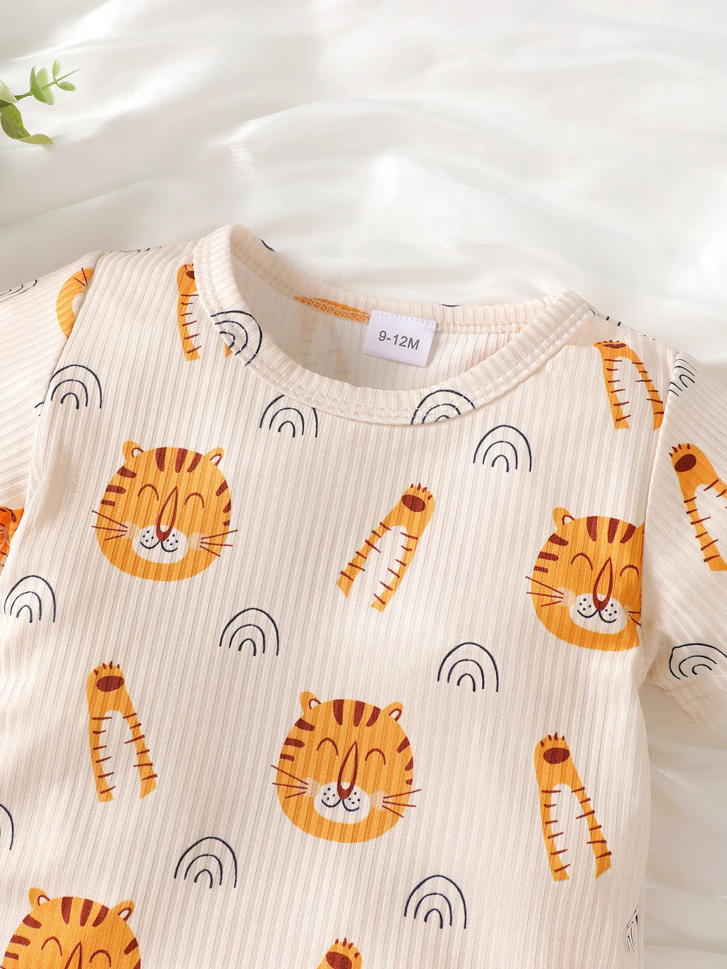 Conjunto Infantil Menino Tigre | Camiseta + Shorts Verão | Roupa Confortável para Bebês e Crianças