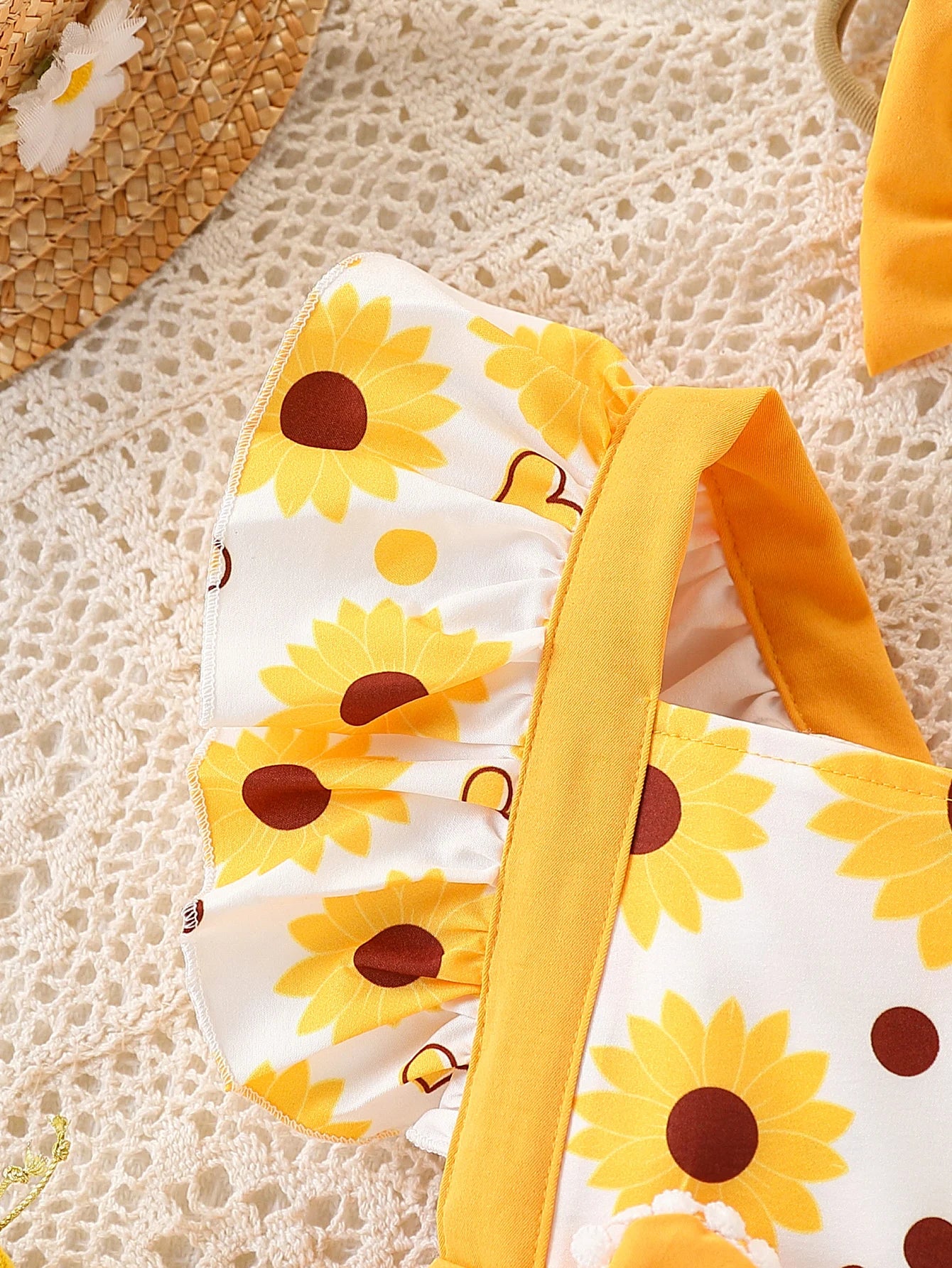 Macacão Bebê Menina Floral com Laço + Acessório de Cabelo | Conjunto Verão Delicado