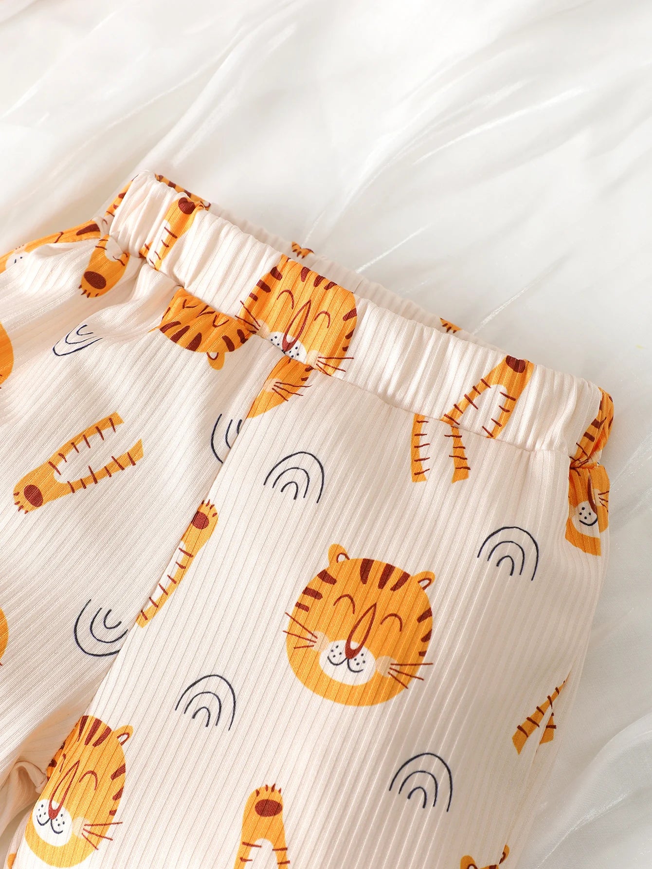 Conjunto Infantil Menino Tigre | Camiseta + Shorts Verão | Roupa Confortável para Bebês e Crianças