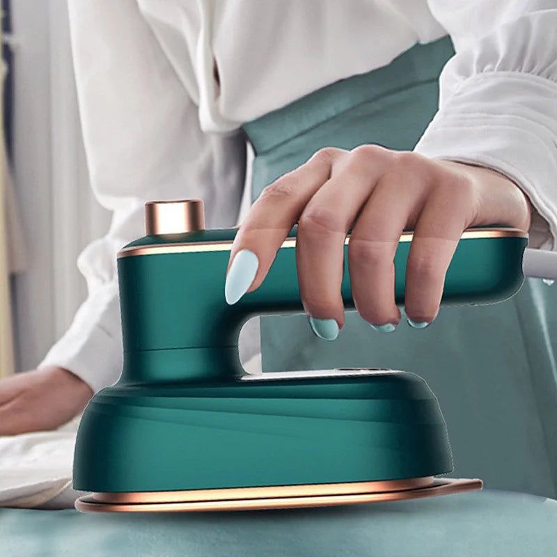 Mini Ferro de Passar a Vapor Portátil – Ideal para Viagens e Uso Diário | 220V